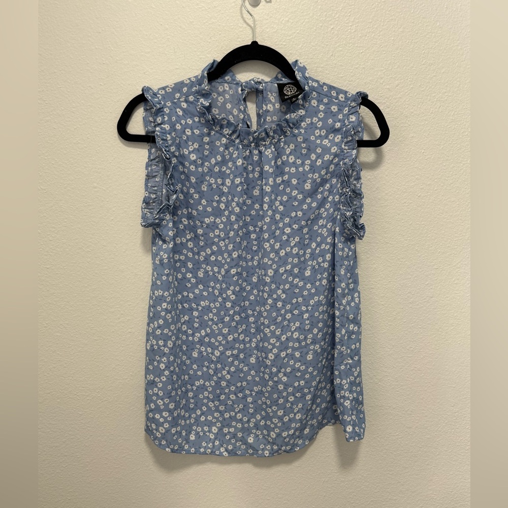Bobeau Blue White Floral Ruffle Tank Top Size Small